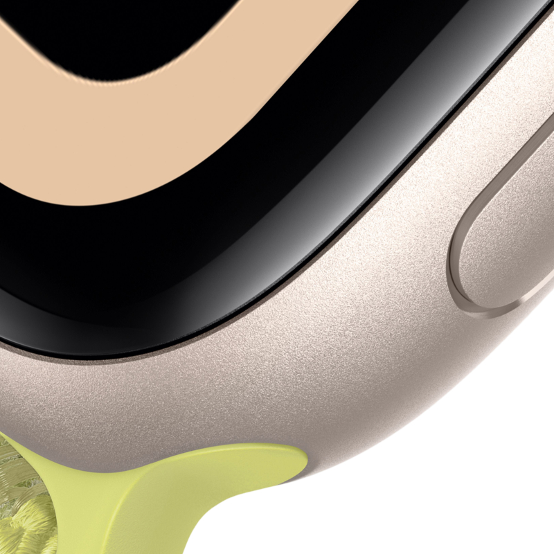 На фото изображено Apple Watch SE 3, 44 мм, корпус из алюминия цвета «Полуночный черный», спортивный ремешок, размер S/M