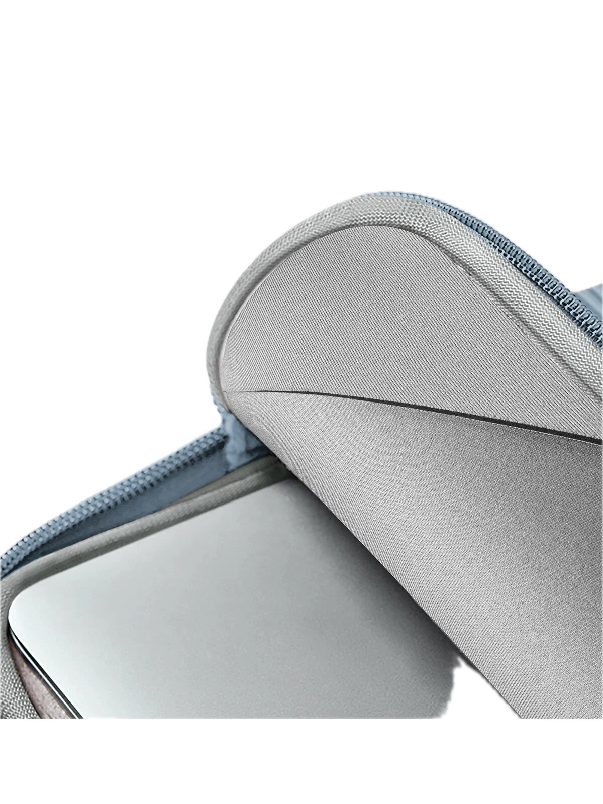 На фото изображено Uniq Cyprus Ridge Edition для MacBook Air 13, Sky Blue